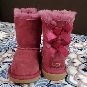 Uggs kids girls boots Size 7